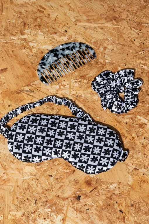 Daisy Street Eye Mask Comb And Scrunchie Set- Accessories