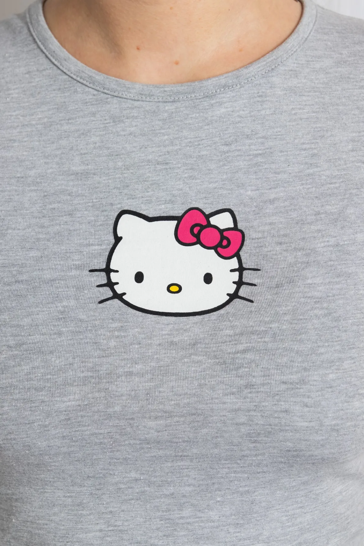 Daisy Street Hello Kitty Cropped Baby Tee-Women Tops | T-Shirts