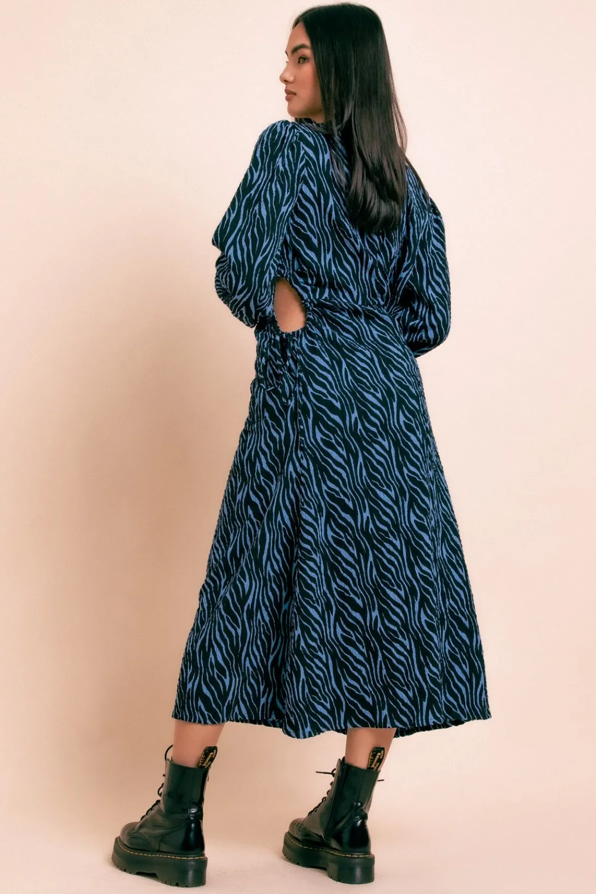 Daisy Street Printed Crinkle Midi Dress With Cut Out Detail-Women Dresses