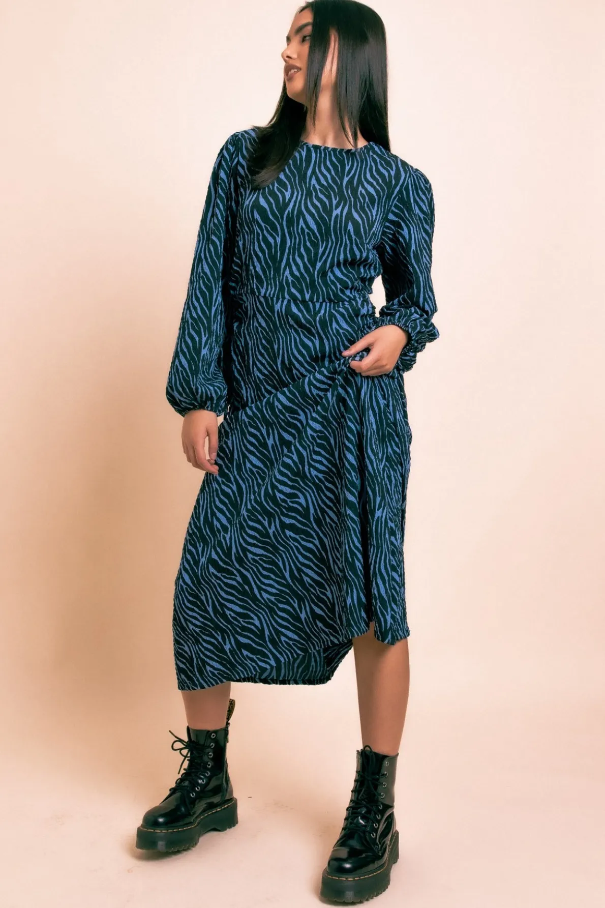 Daisy Street Printed Crinkle Midi Dress With Cut Out Detail-Women Dresses