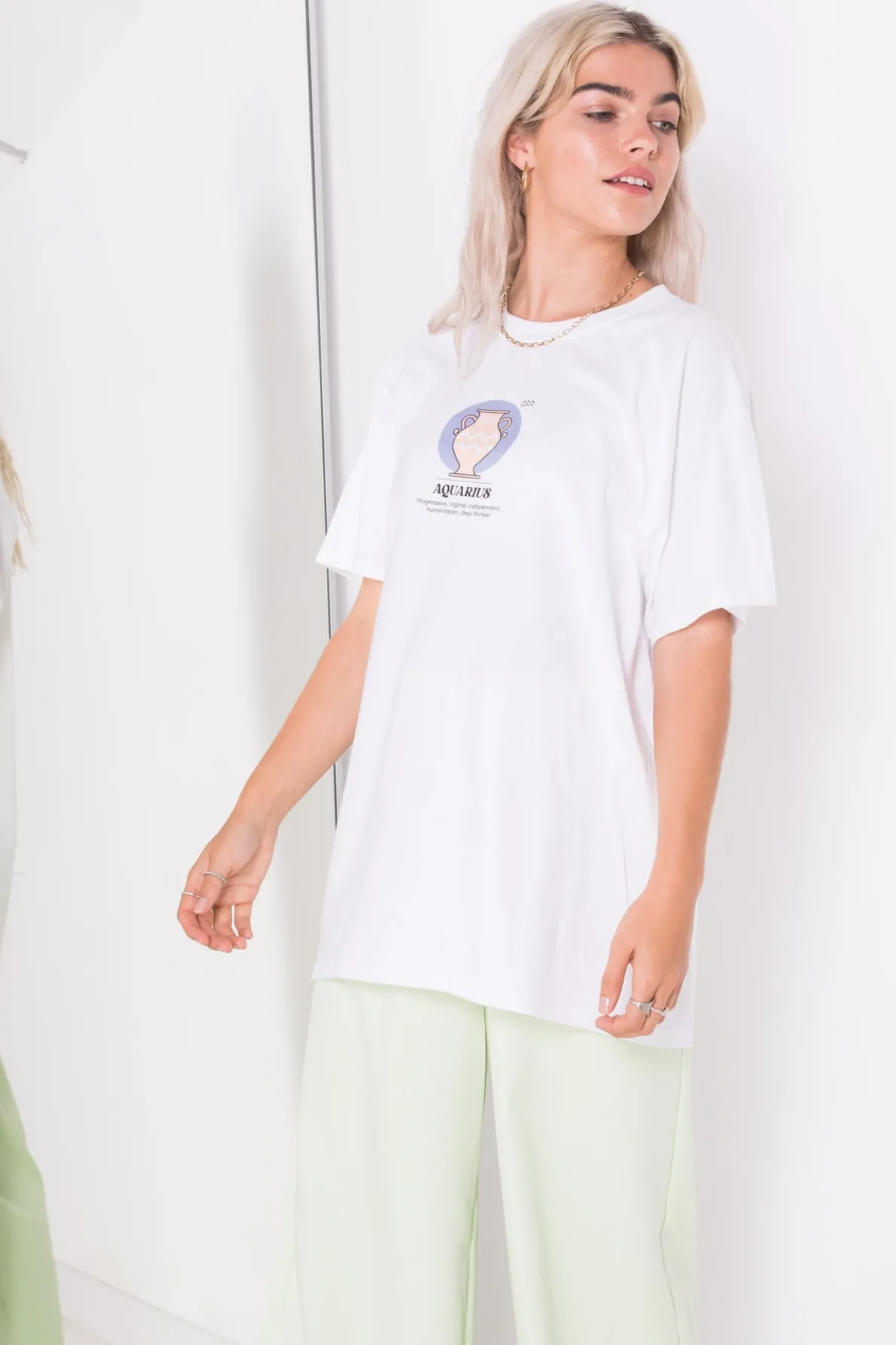 Daisy Street Relaxed T-Shirt with Aquarius Print-Women T-Shirts
